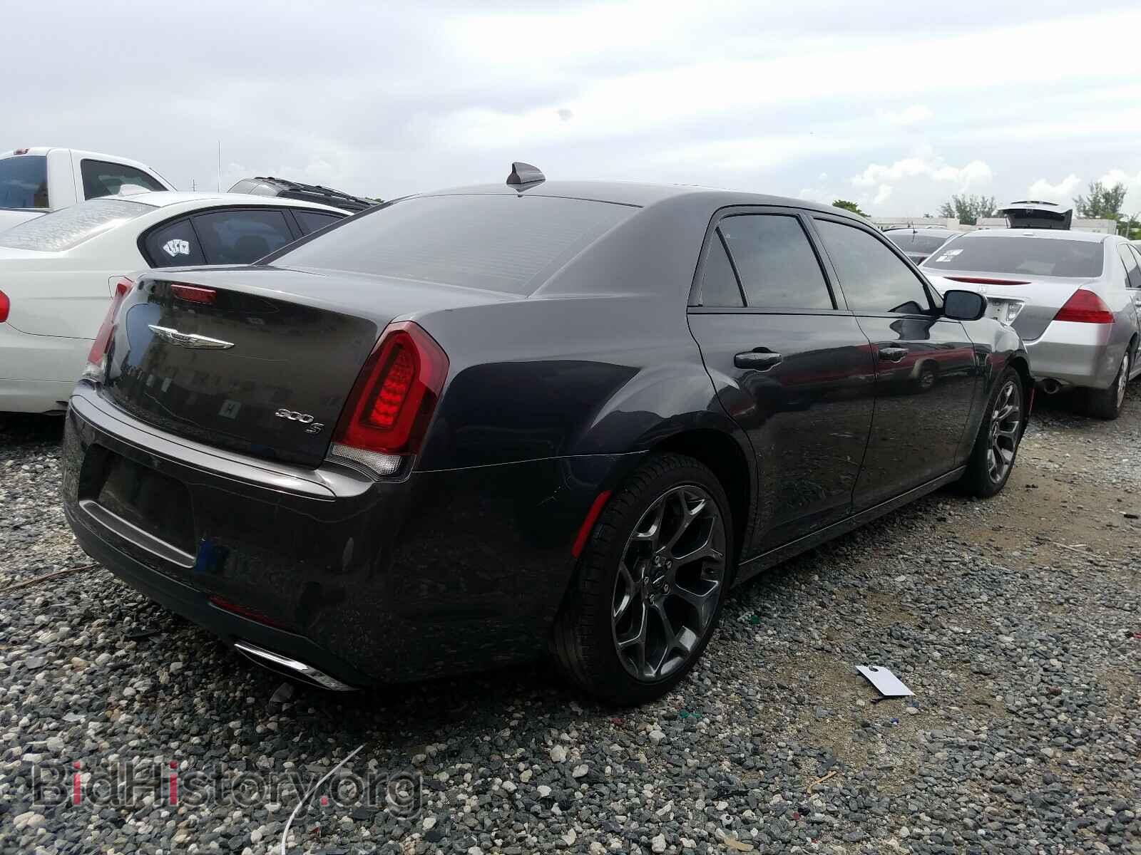 2016 CHRYSLER 300 - VIN: 2C3CCABG6GH175755 - Фото 4