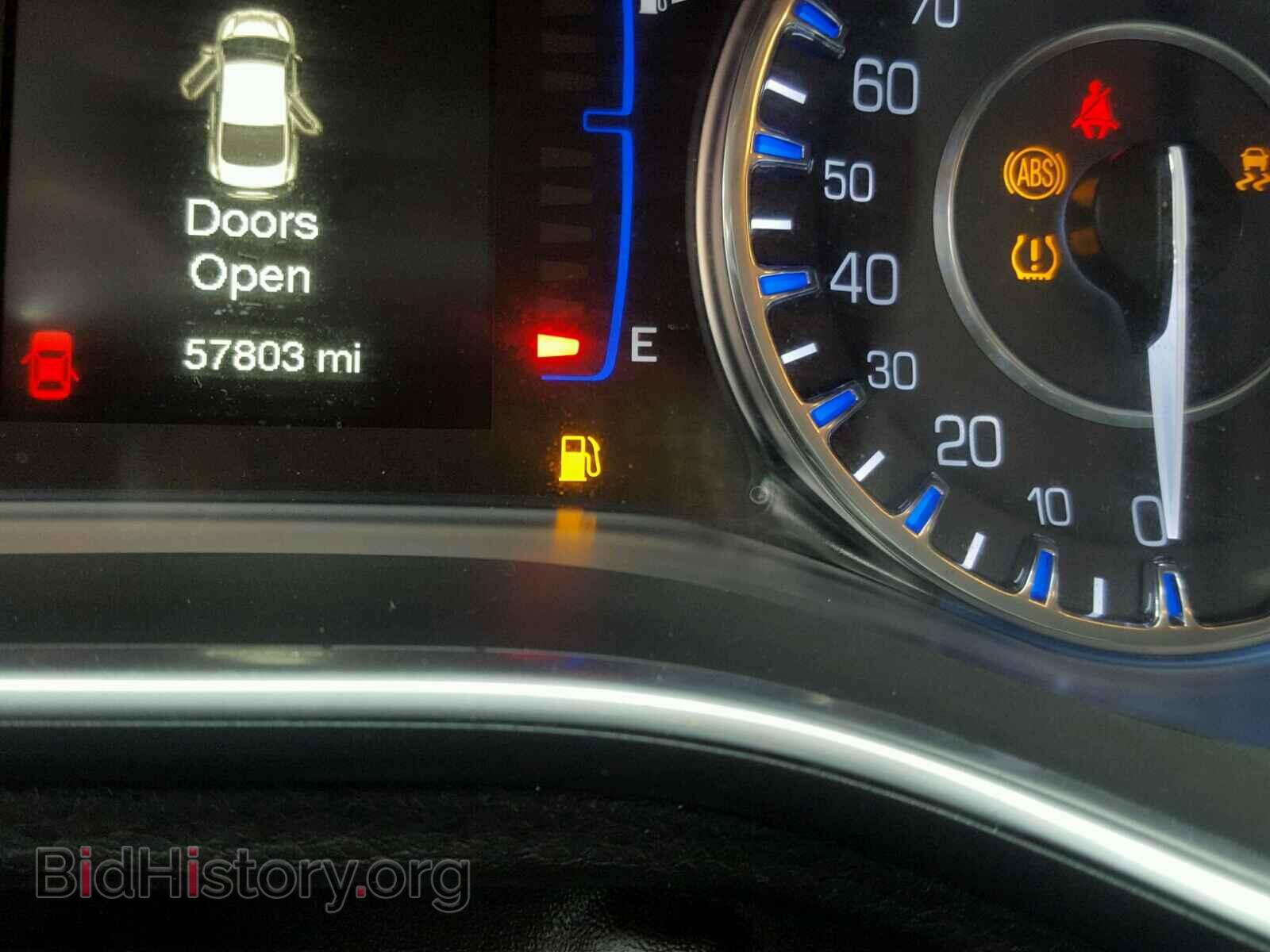 2016 CHRYSLER 200 - VIN: 1C3CCCAB8GN107207 - Фото 2