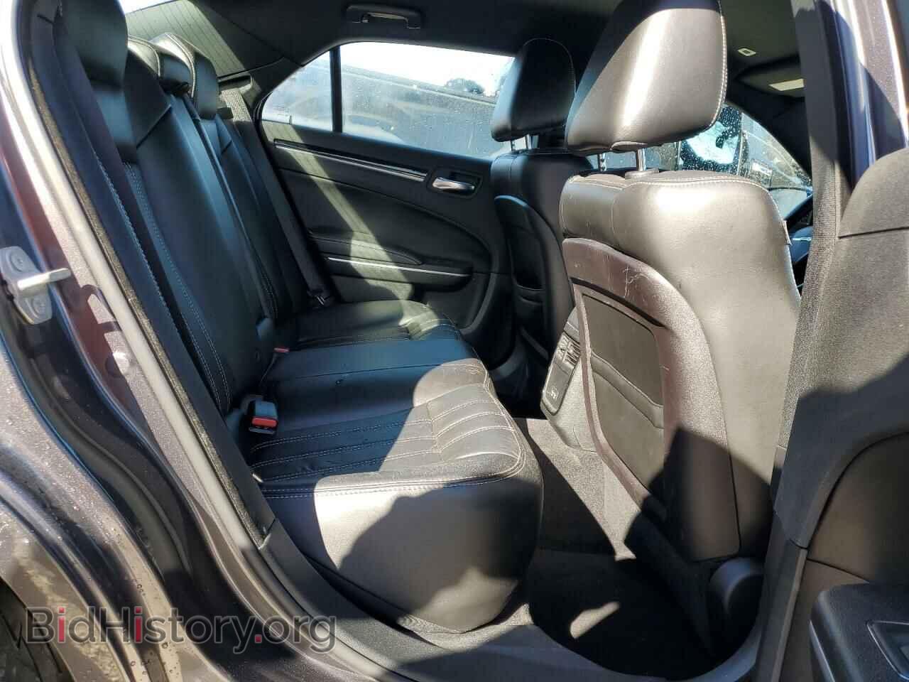 2019 CHRYSLER 300 - VIN: 2C3CCABG6KH693938 - Фото 10