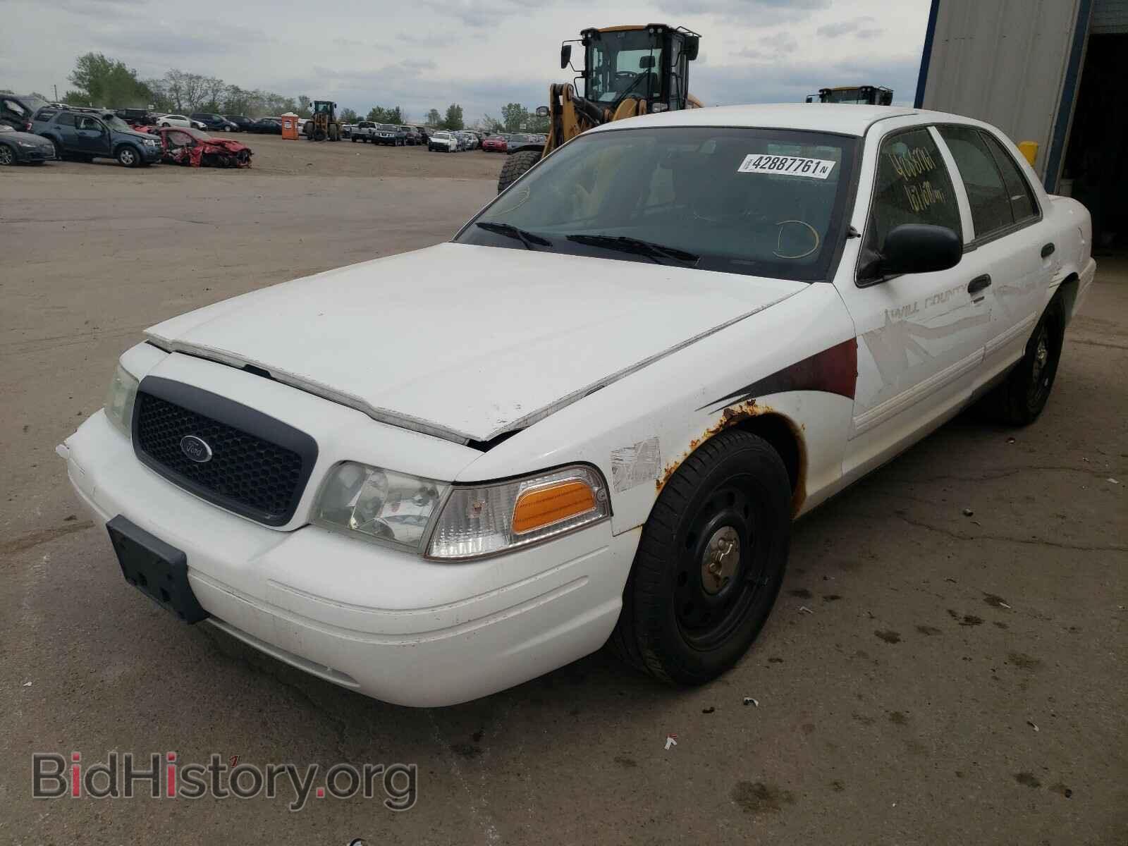 2011 FORD CROWN VIC - VIN: 2FABP7BV2BX107731 - Фото 2