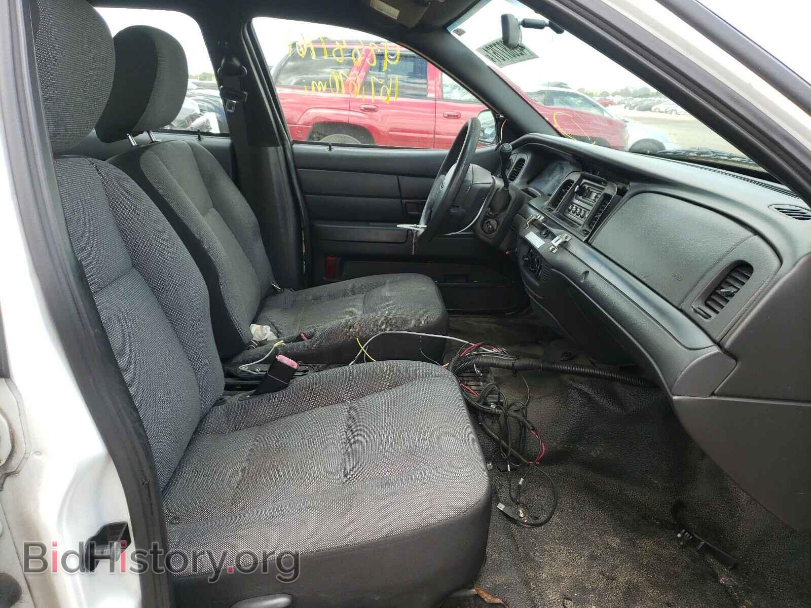2011 FORD CROWN VIC - VIN: 2FABP7BV2BX107731 - Фото 5