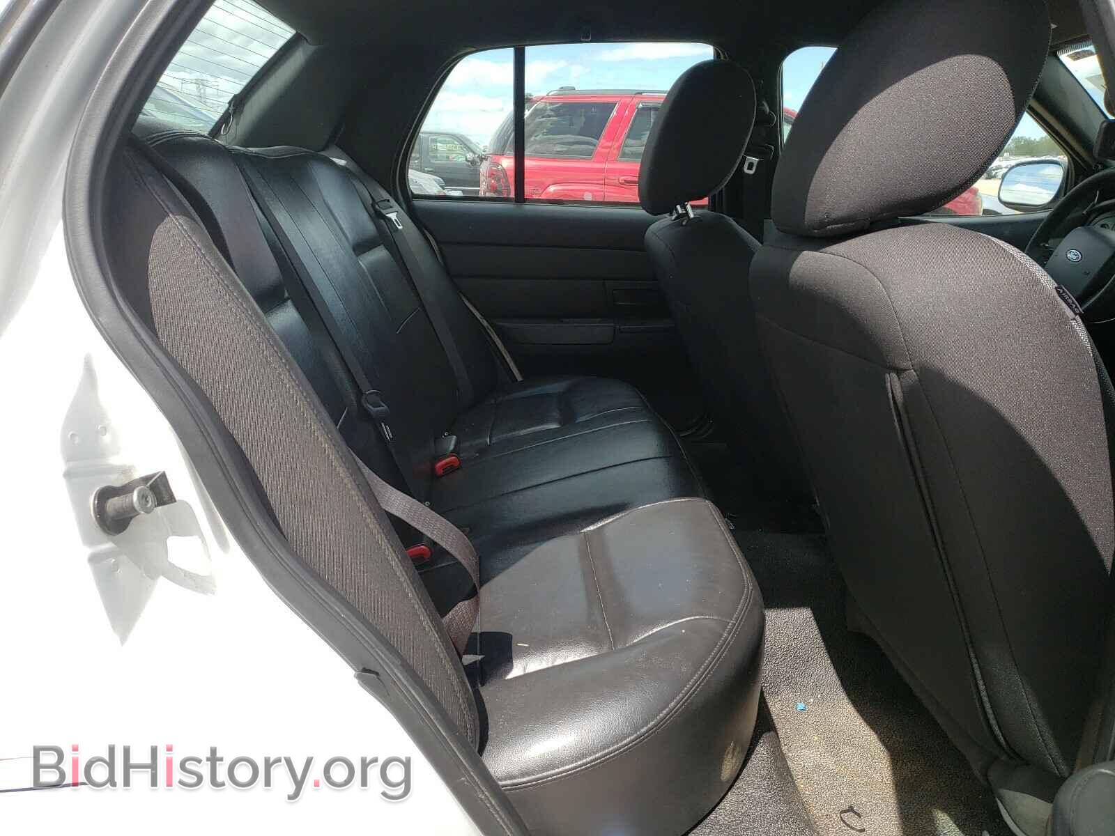 2011 FORD CROWN VIC - VIN: 2FABP7BV2BX107731 - Фото 6