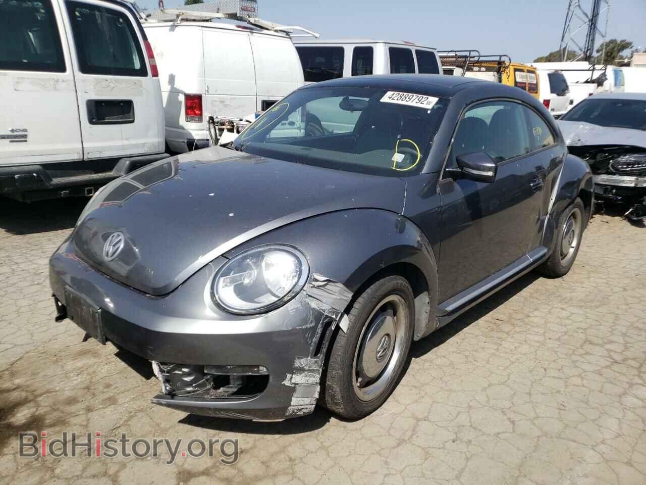 2012 VOLKSWAGEN BEETLE - VIN: 3VWJP7AT7CM633255 - Фото 2