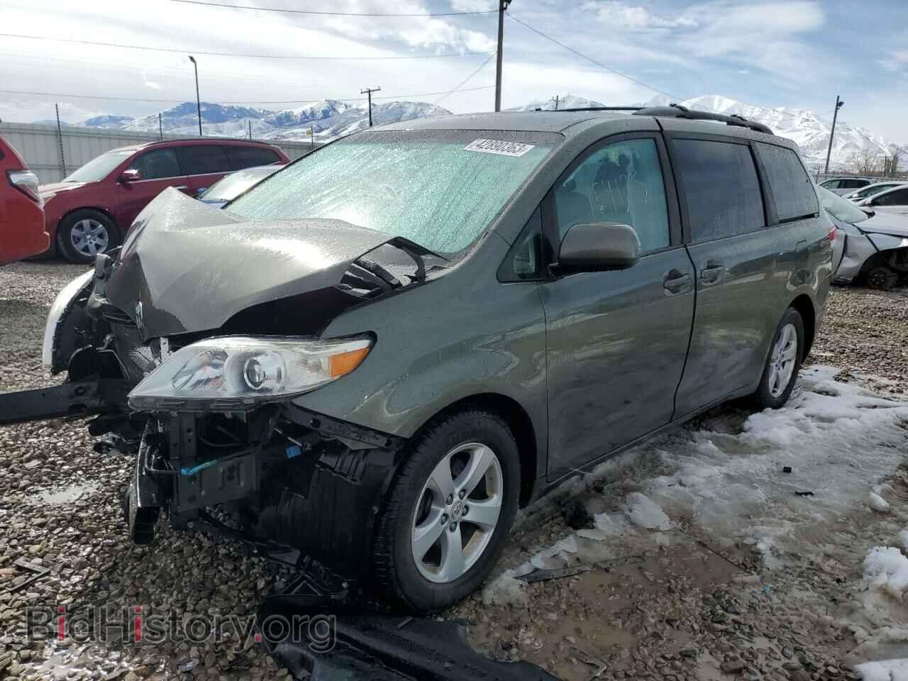 Фотография 5TDKK3DC1BS042881 - TOYOTA SIENNA 2011