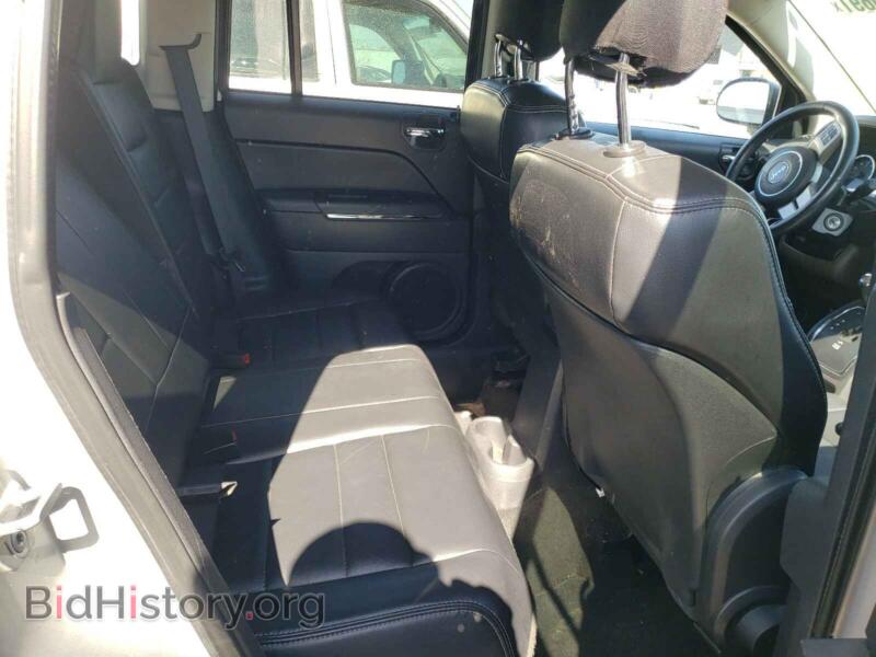 2012 Jeep COMPASS (VIN 1C4NJCCB4CD677101) — photo 6 of 10