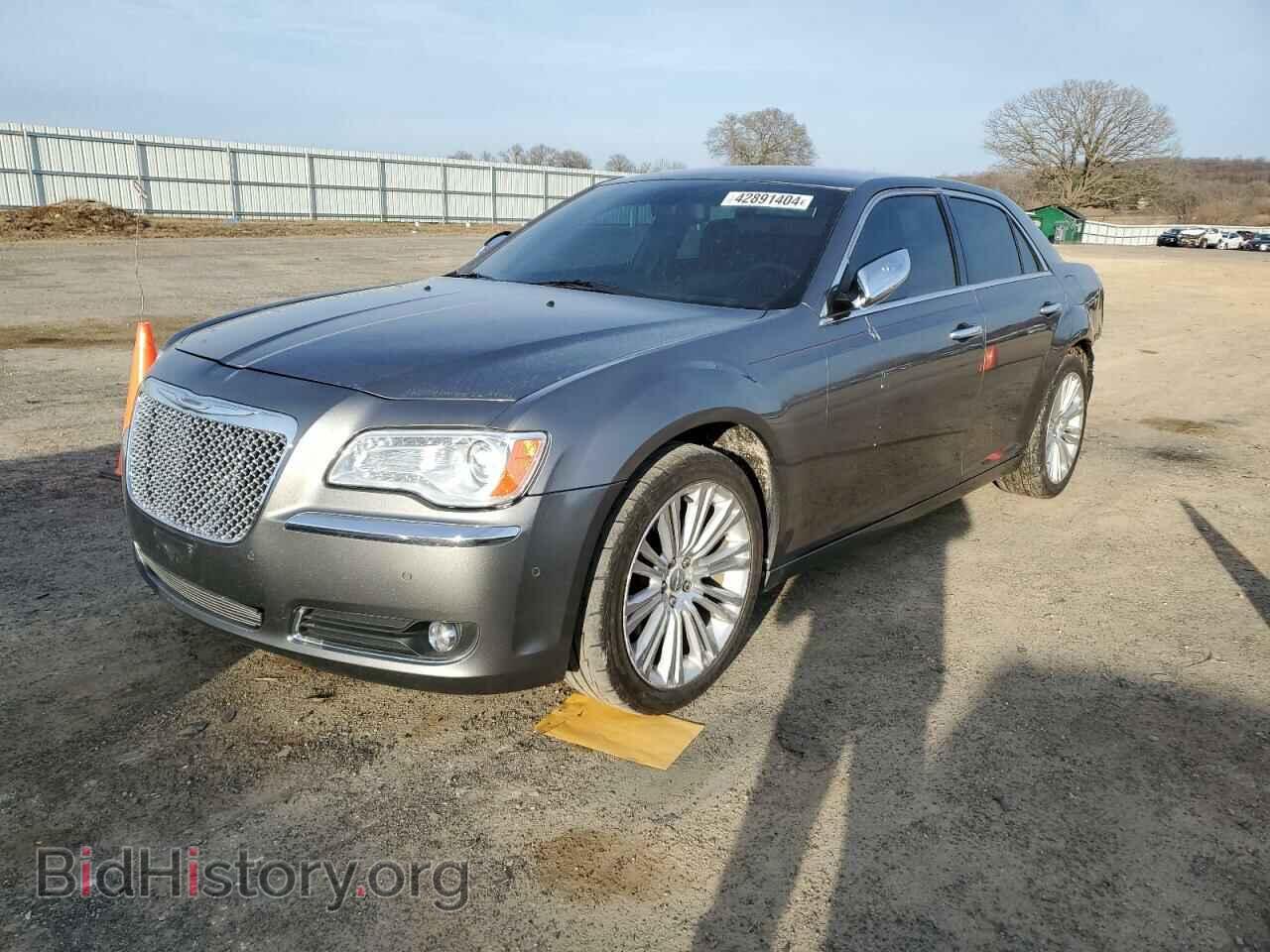 Photo 2C3CA6CT4BH592962 - CHRYSLER 300 2011