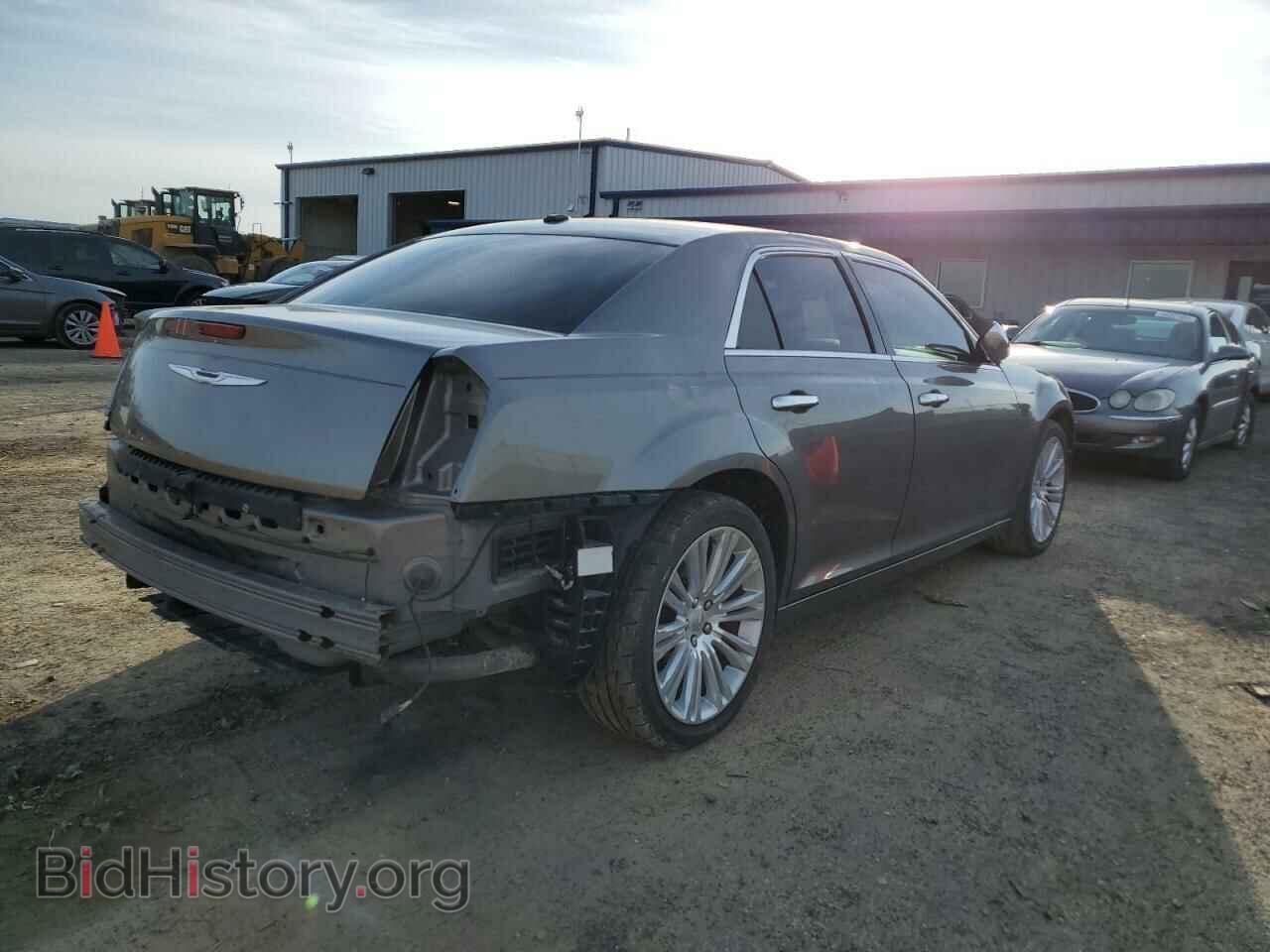2011 CHRYSLER 300 - VIN: 2C3CA6CT4BH592962 - Фото 3