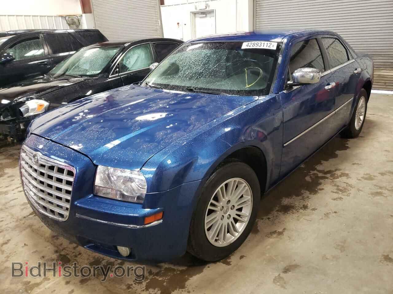 2010 CHRYSLER 300 - VIN: 2C3CA4CDXAH328902 - Фото 2