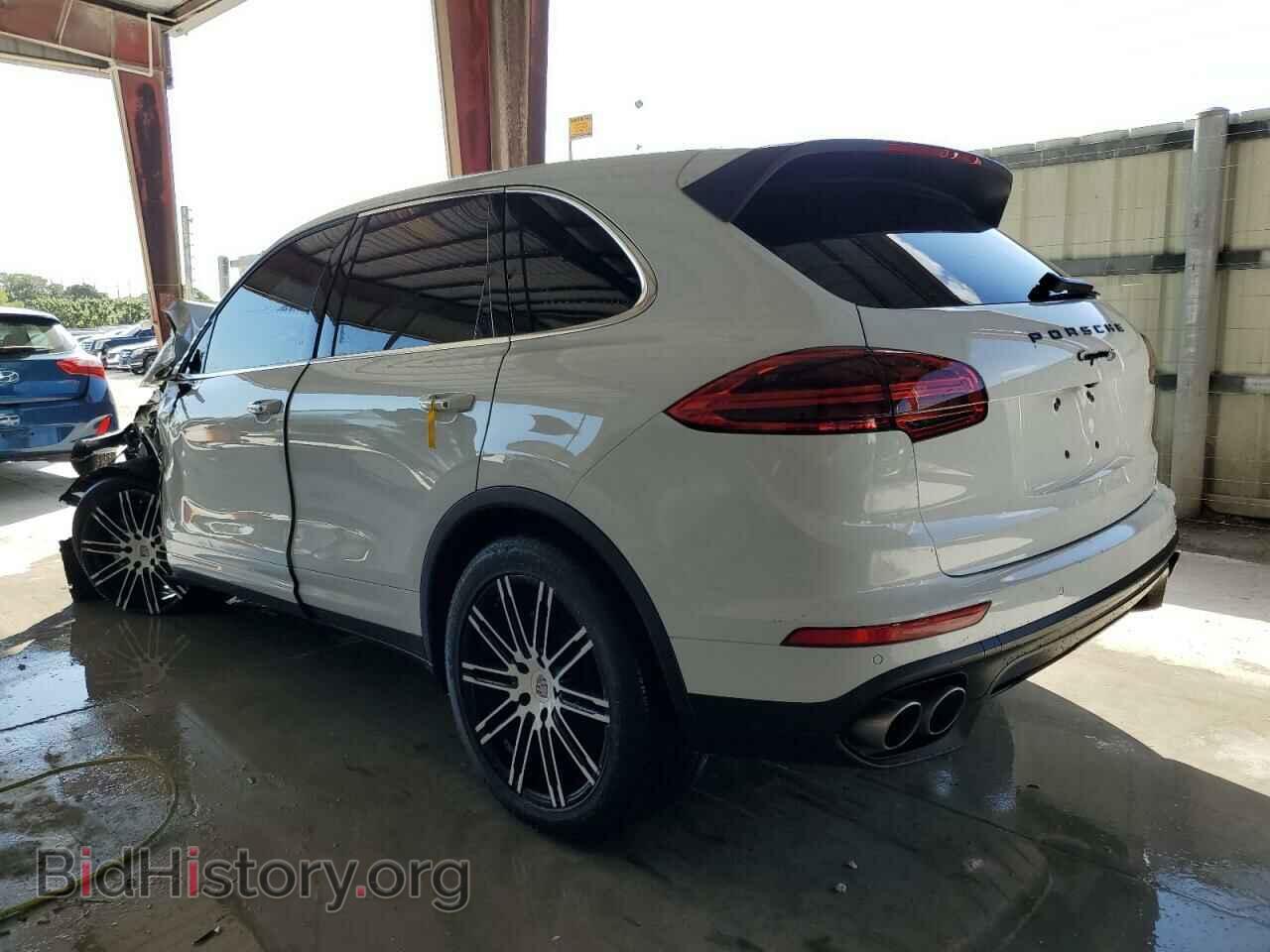 2017 PORSCHE CAYENNE - VIN: WP1AB2A22HLA51437 - Фото 2
