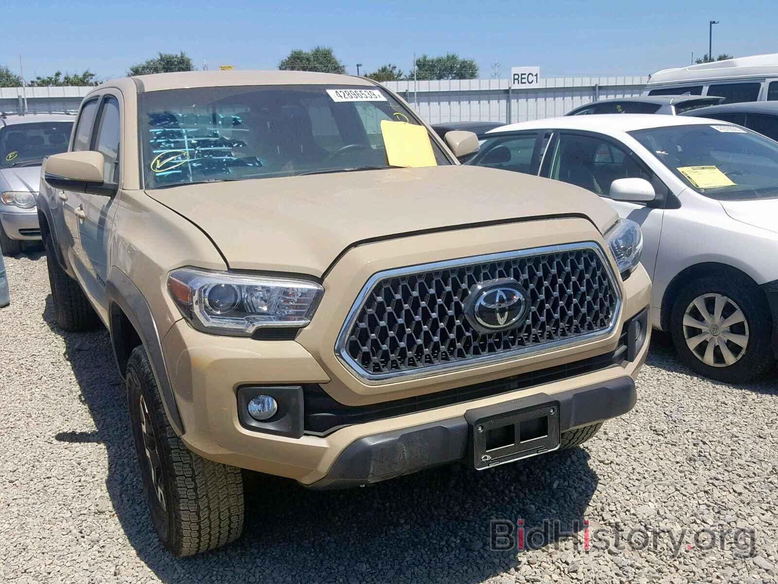 Фотография 3TMDZ5BN5JM054230 - TOYOTA TACOMA DOU 2018