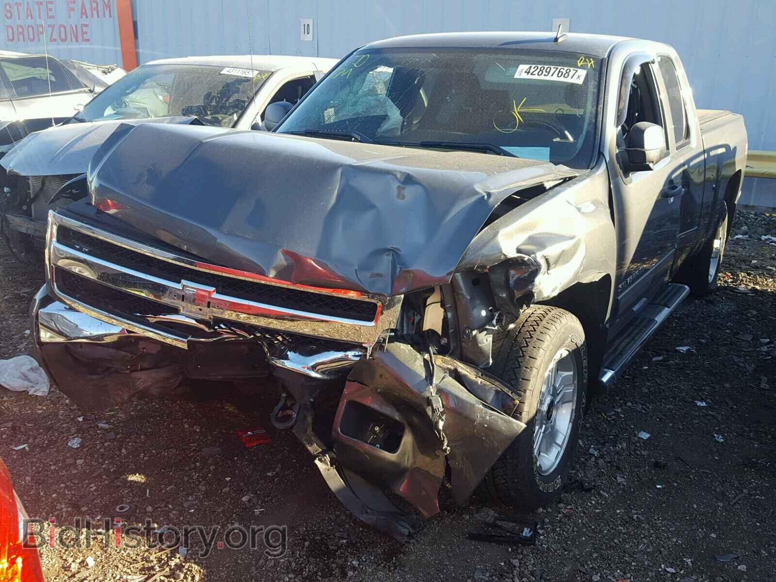 2011 CHEVROLET SILVERADO - VIN: 1GCRKSE39BZ321663 - Photo 2