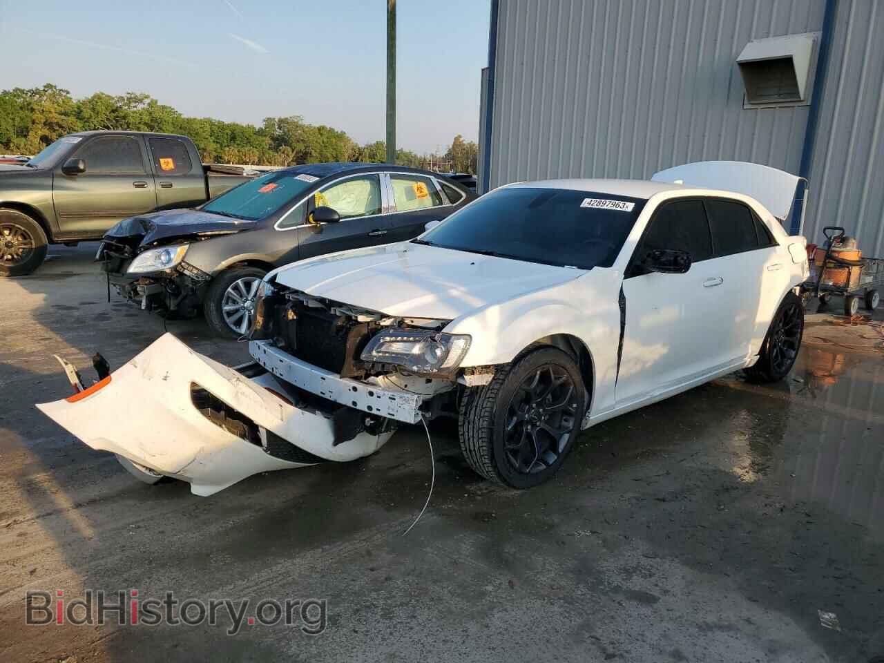 Фотография 2C3CCABG0KH565985 - CHRYSLER 300 2019