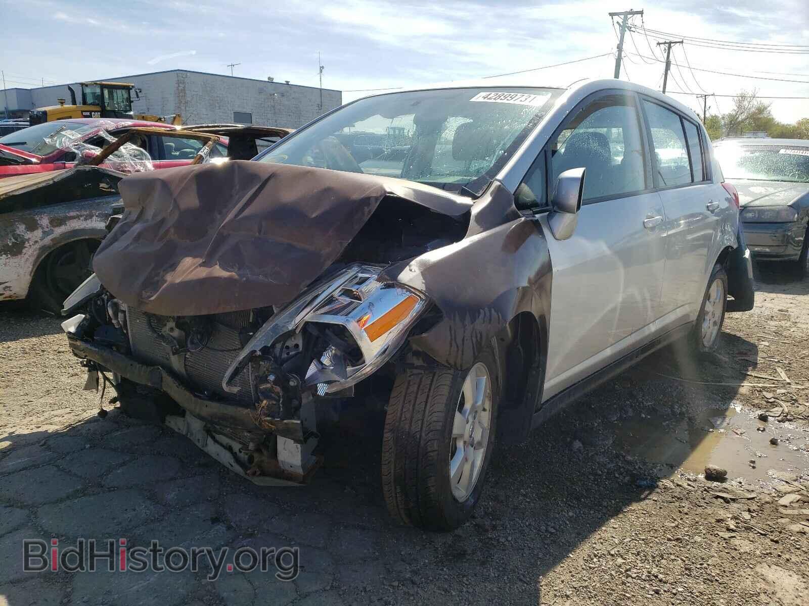 2009 NISSAN VERSA - VIN: 3N1BC13E29L411321 - Фото 2
