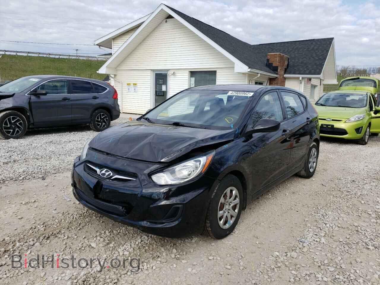 2013 HYUNDAI ACCENT - VIN: KMHCT5AE8DU068732 - Фото 2