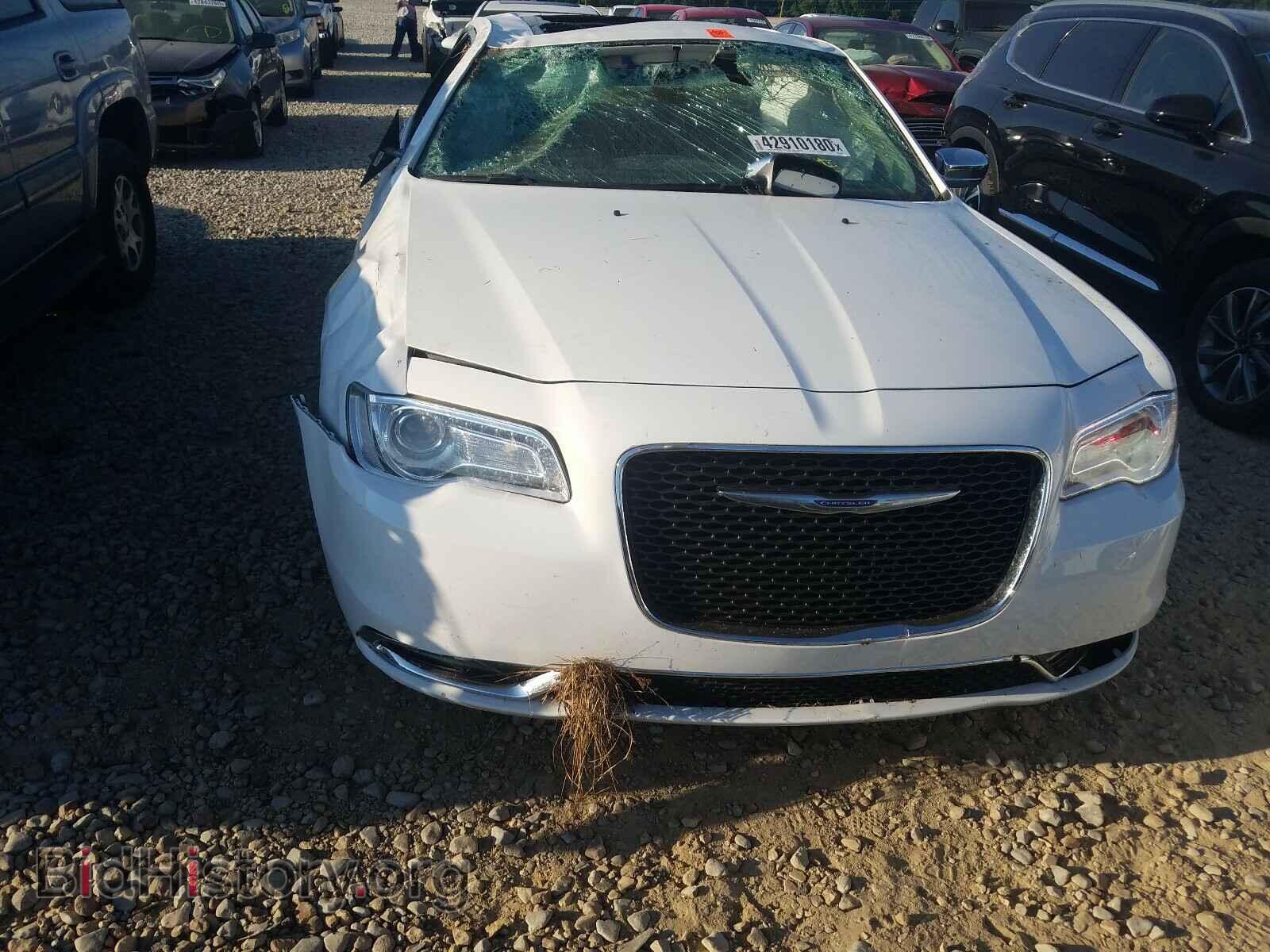 2016 CHRYSLER 300 - VIN: 2C3CCAEGXGH343408 - Фото 9