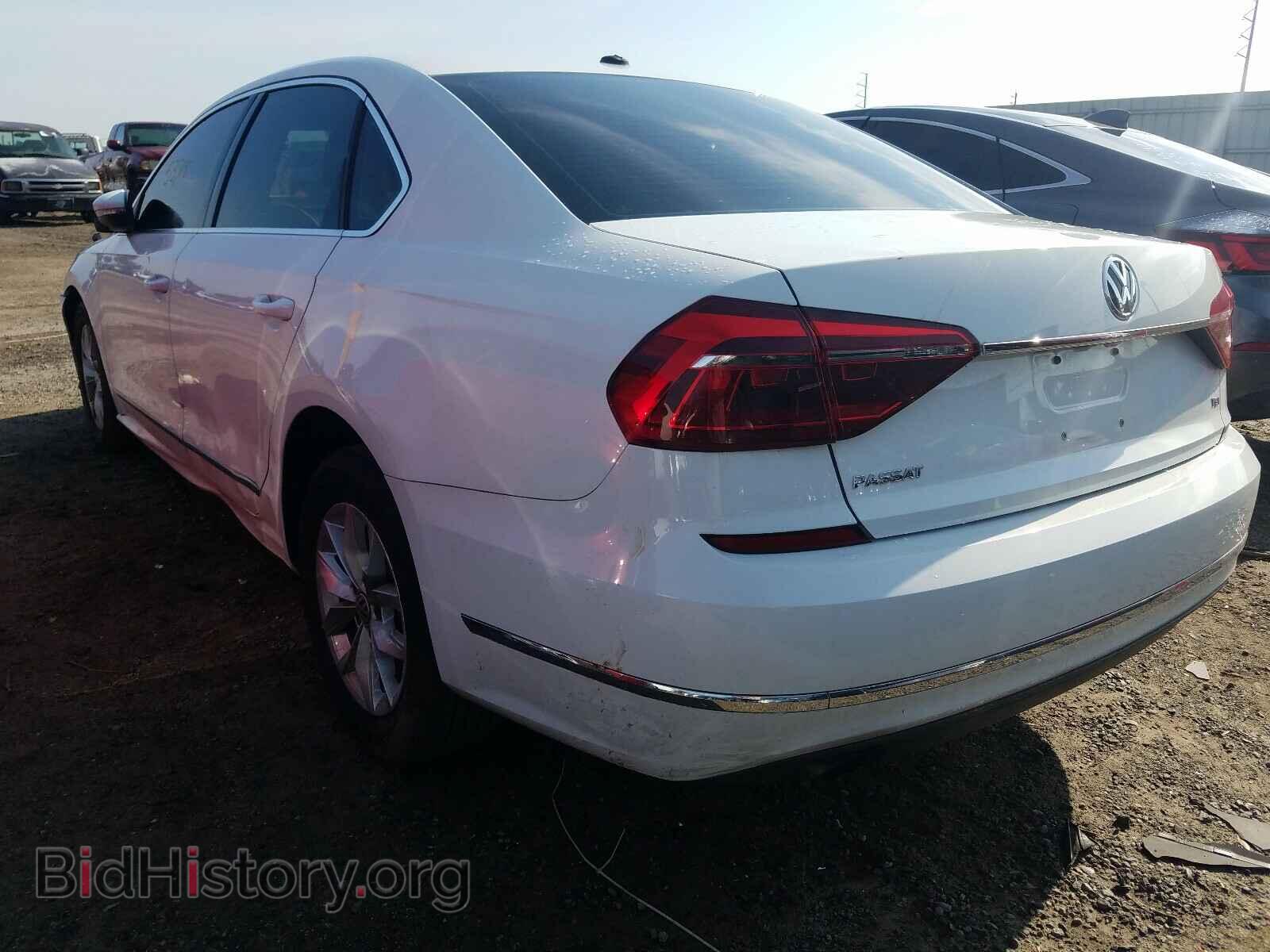 2017 VOLKSWAGEN PASSAT - VIN: 1VWAT7A33HC076056 - Фото 3
