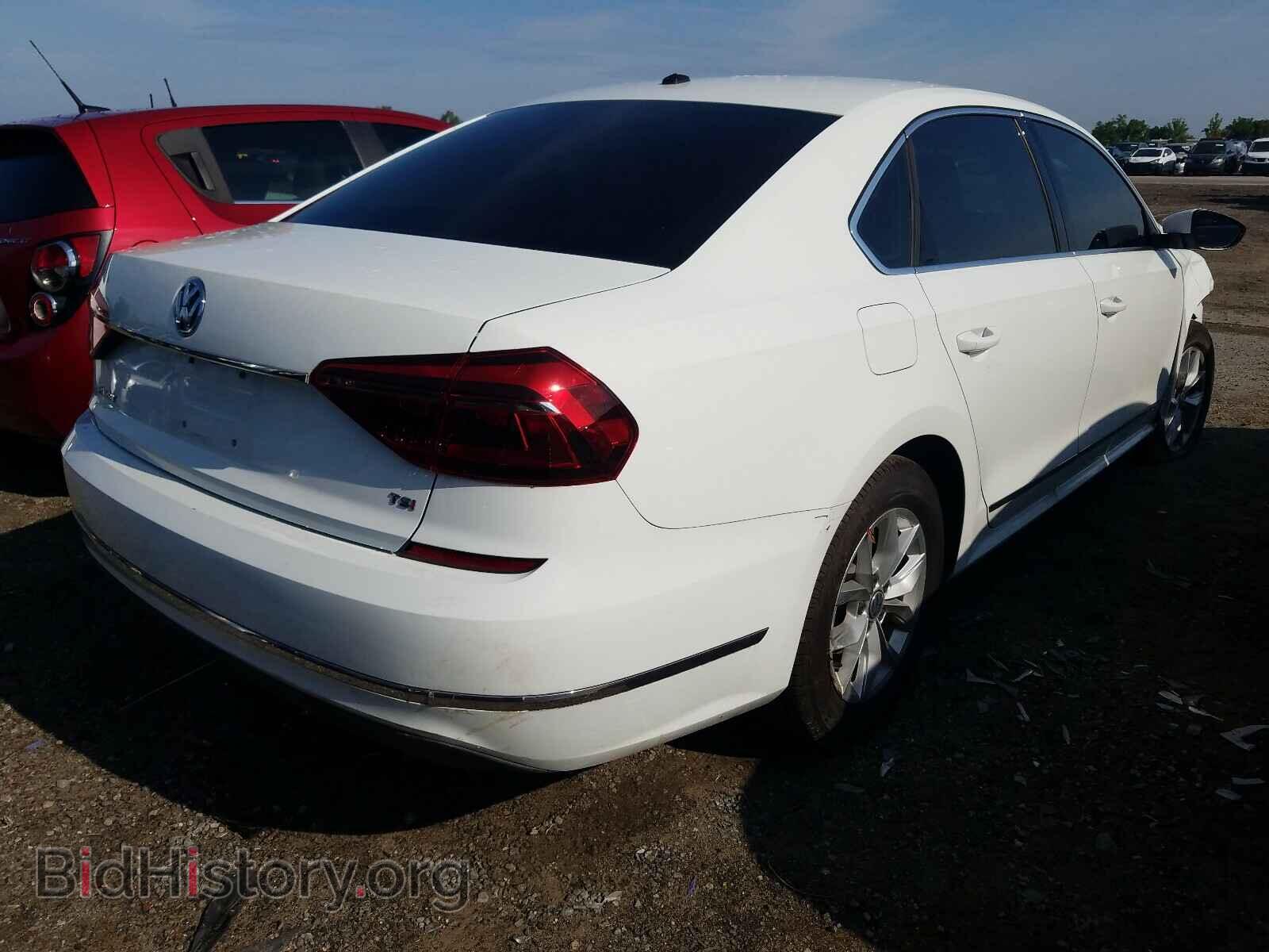 2017 VOLKSWAGEN PASSAT - VIN: 1VWAT7A33HC076056 - Фото 4