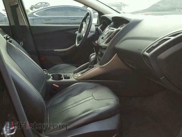 2012 Ford FOCUS (VIN 1FAHP3M29CL371808) — фото 5 из 10