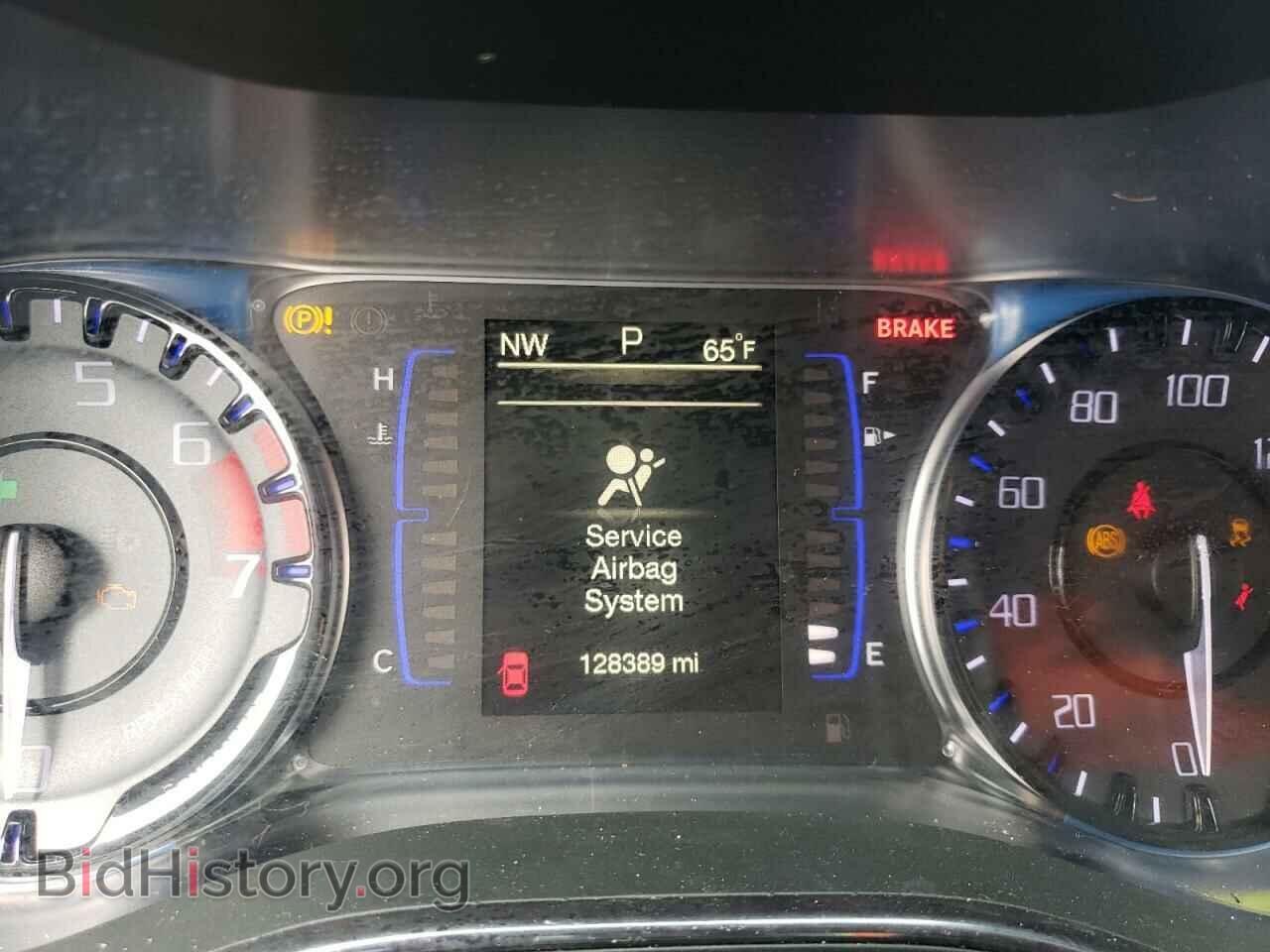 2016 CHRYSLER 200 - VIN: 1C3CCCBB2GN115740 - Фото 9