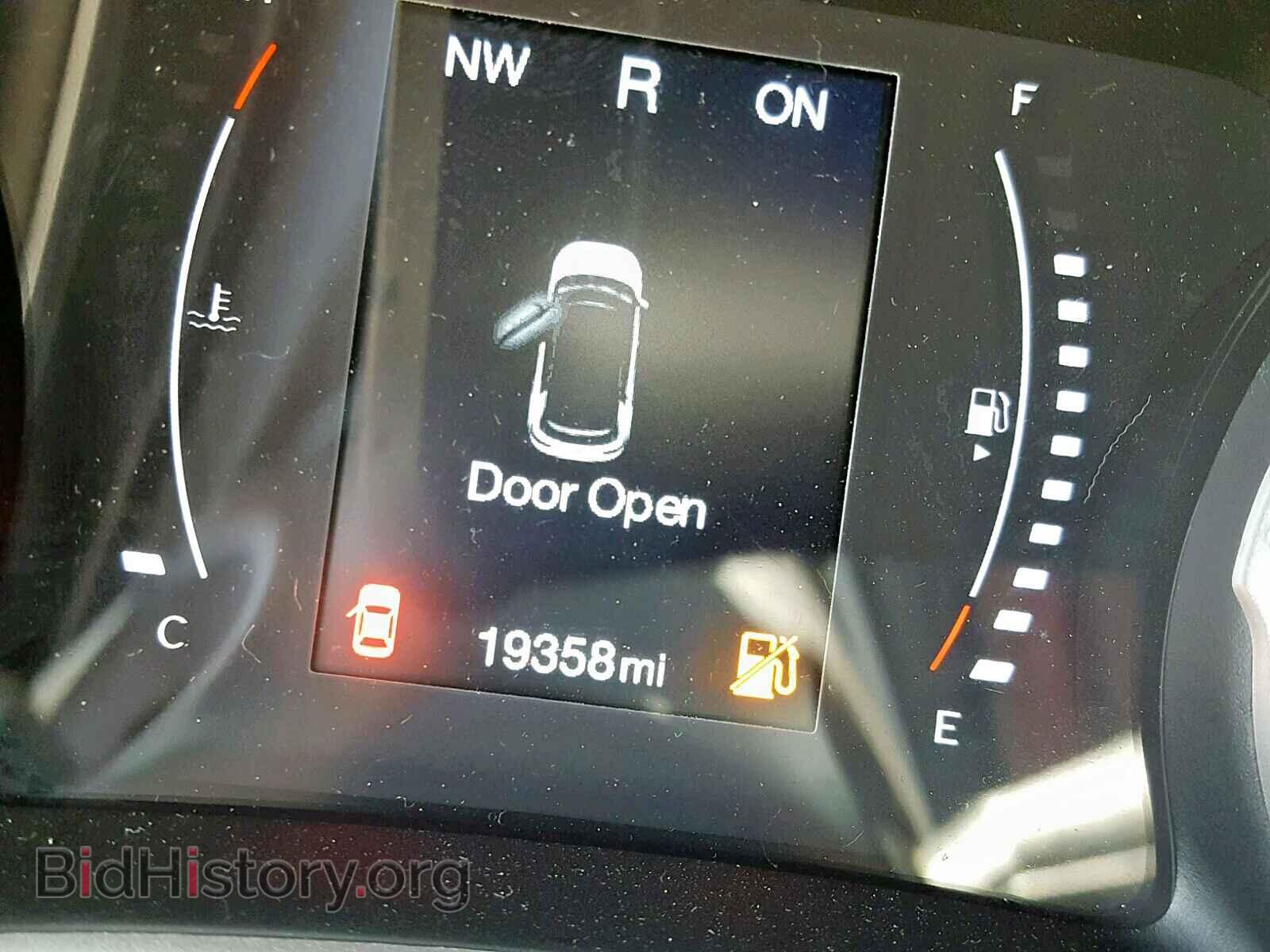 2018 JEEP COMPASS LA - VIN: 3C4NJCBB6JT374670 - Фото 8