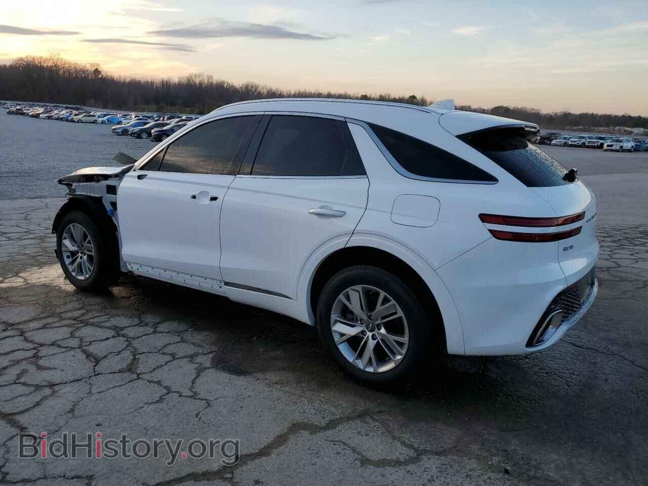 2022 GENESIS GV70 BASE - VIN: KMUMADTB7NU024005 - Photo 2