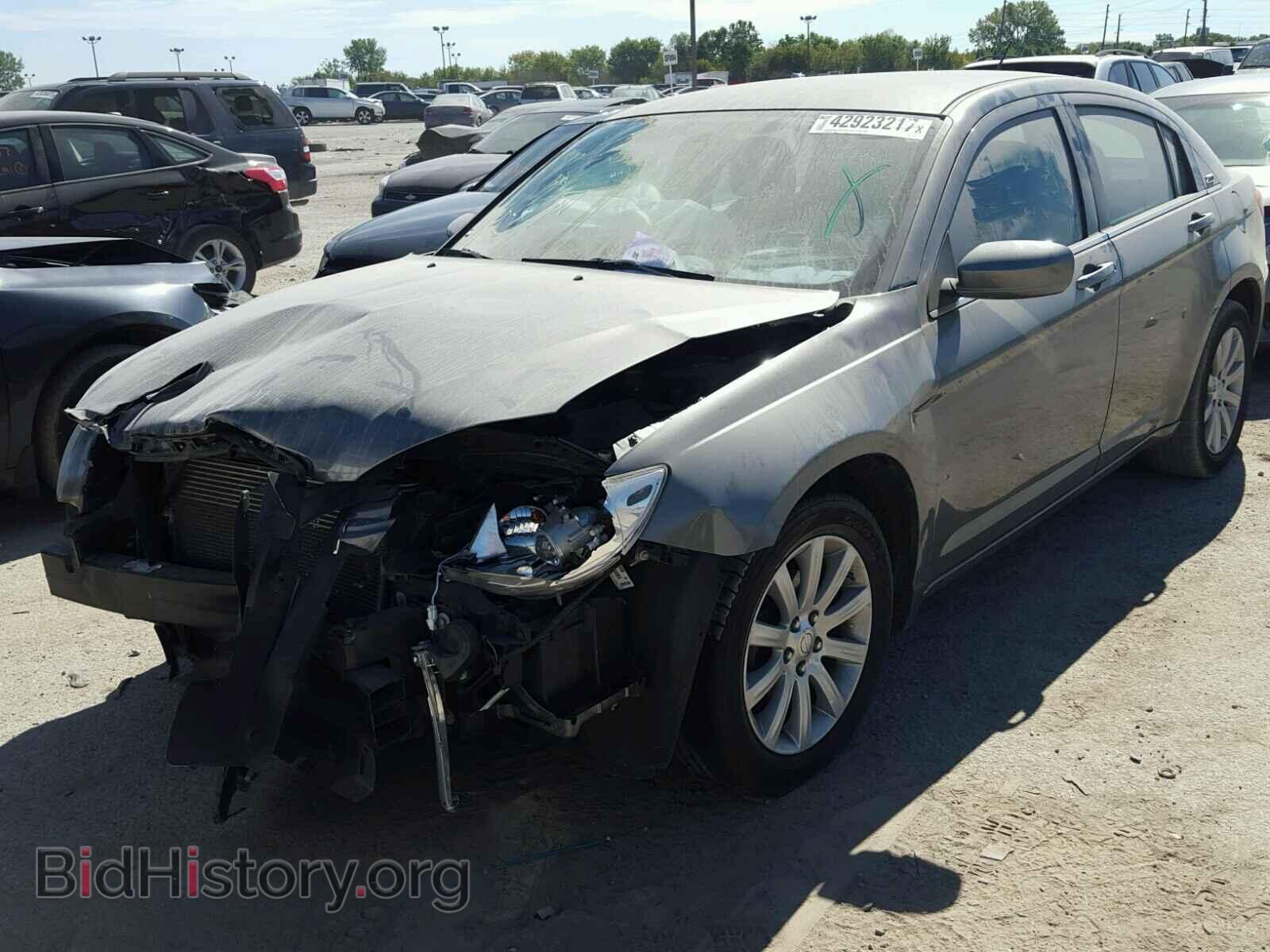 2012 CHRYSLER 200 - VIN: 1C3CCBBB0CN176864 - Фото 2
