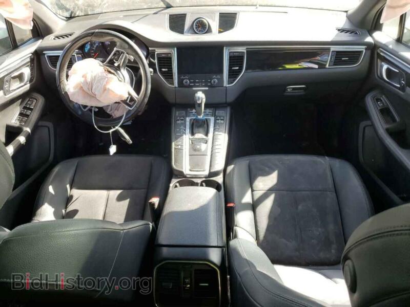 2018 Porsche MACAN (VIN WP1AA2A50JLB01643) — photo 8 of 12