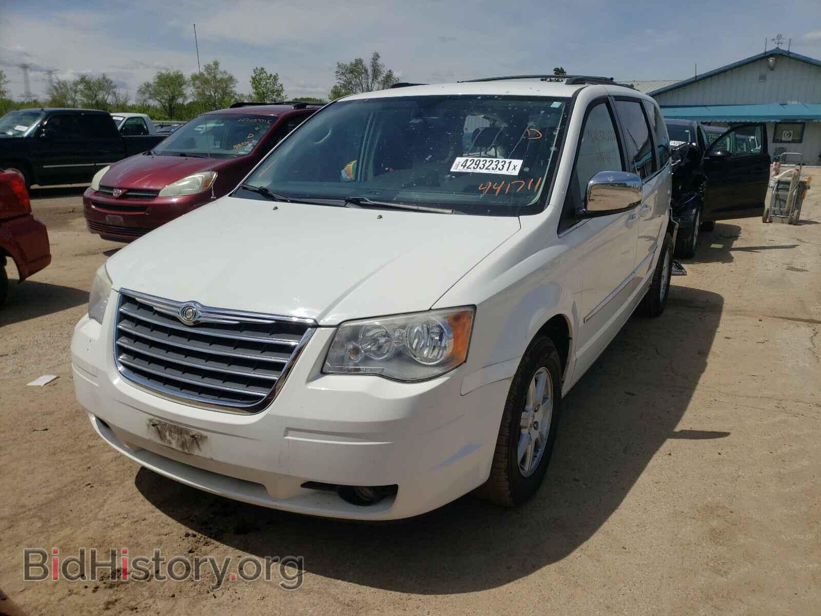 2010 CHRYSLER MINIVAN - VIN: 2A4RR8DX5AR441711 - Фото 2