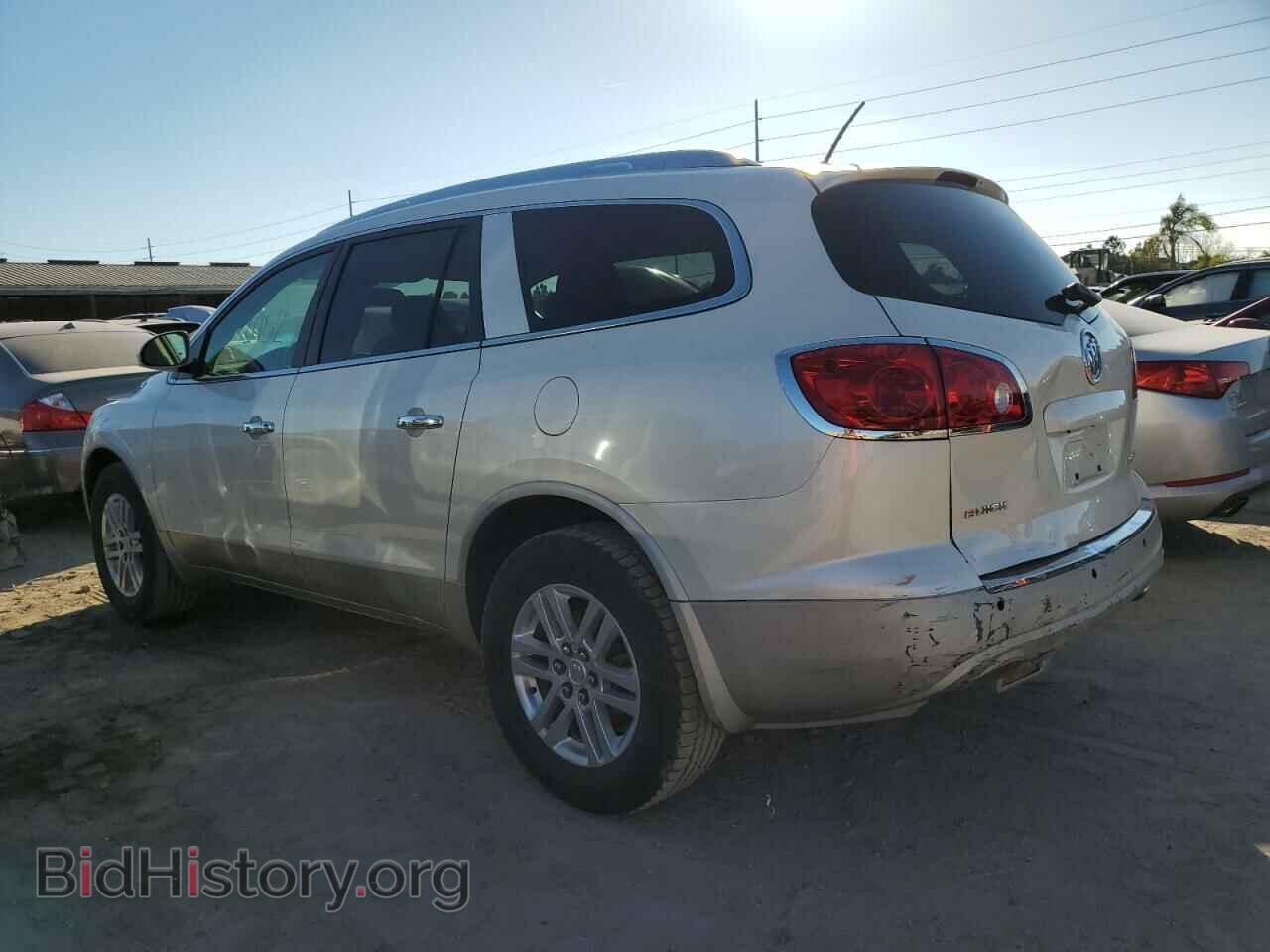 2012 BUICK ENCLAVE - VIN: 5GAKRAED1CJ393961 - Фото 2