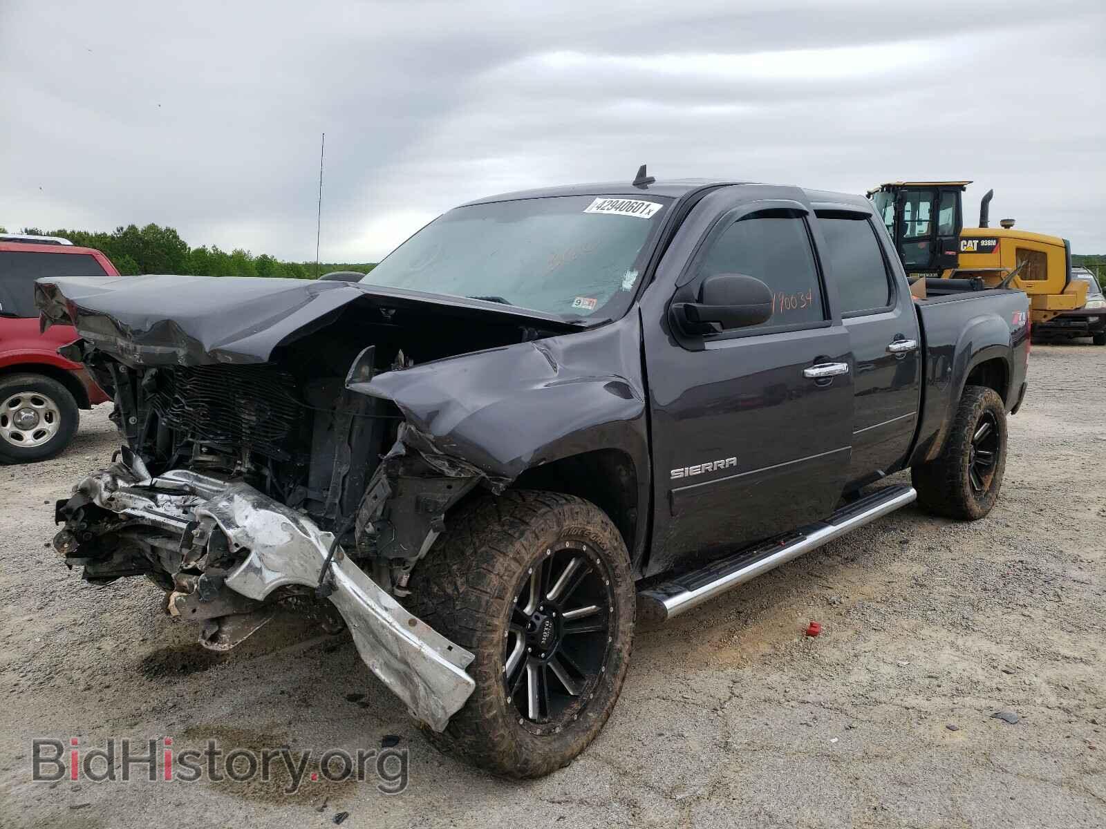 2011 GMC SIERRA - VIN: 3GTP2VE32BG108921 - Photo 2
