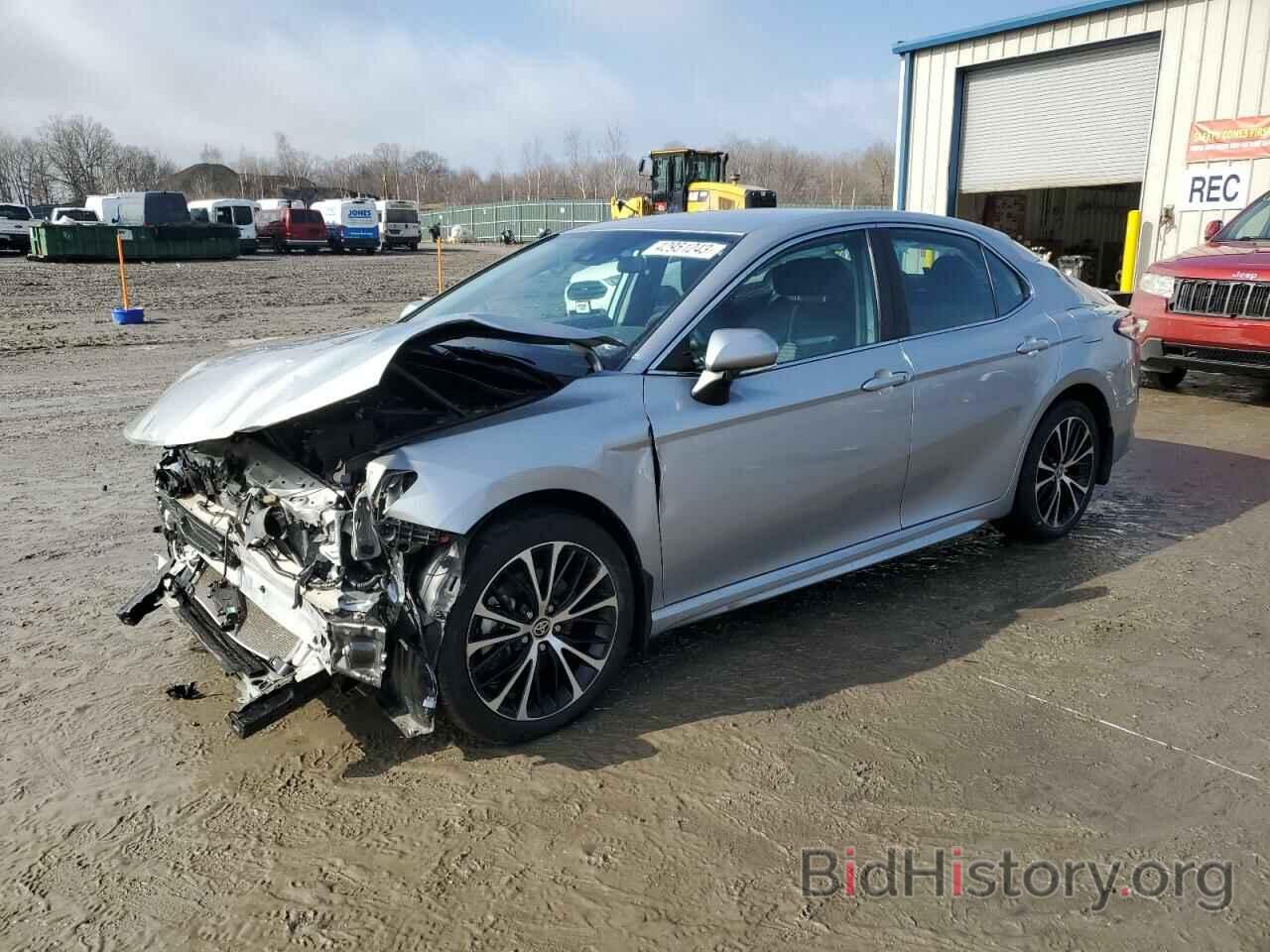 Photo 4T1G11BK0LU009323 - TOYOTA CAMRY 2020