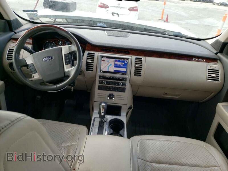 2011 Ford FLEX (VIN 2FMGK5DCXBBD02080) — photo 8 of 13