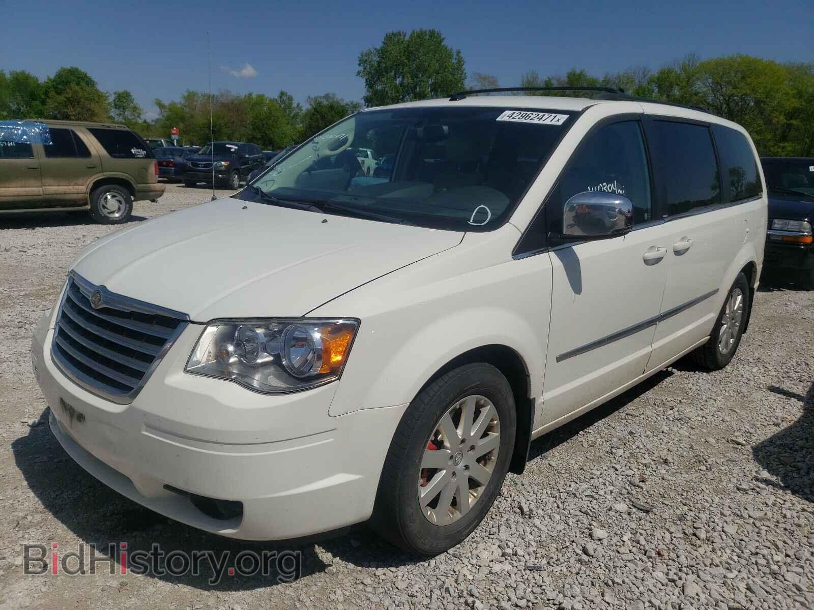 2010 CHRYSLER MINIVAN - VIN: 2A4RR8DX4AR481603 - Photo 2