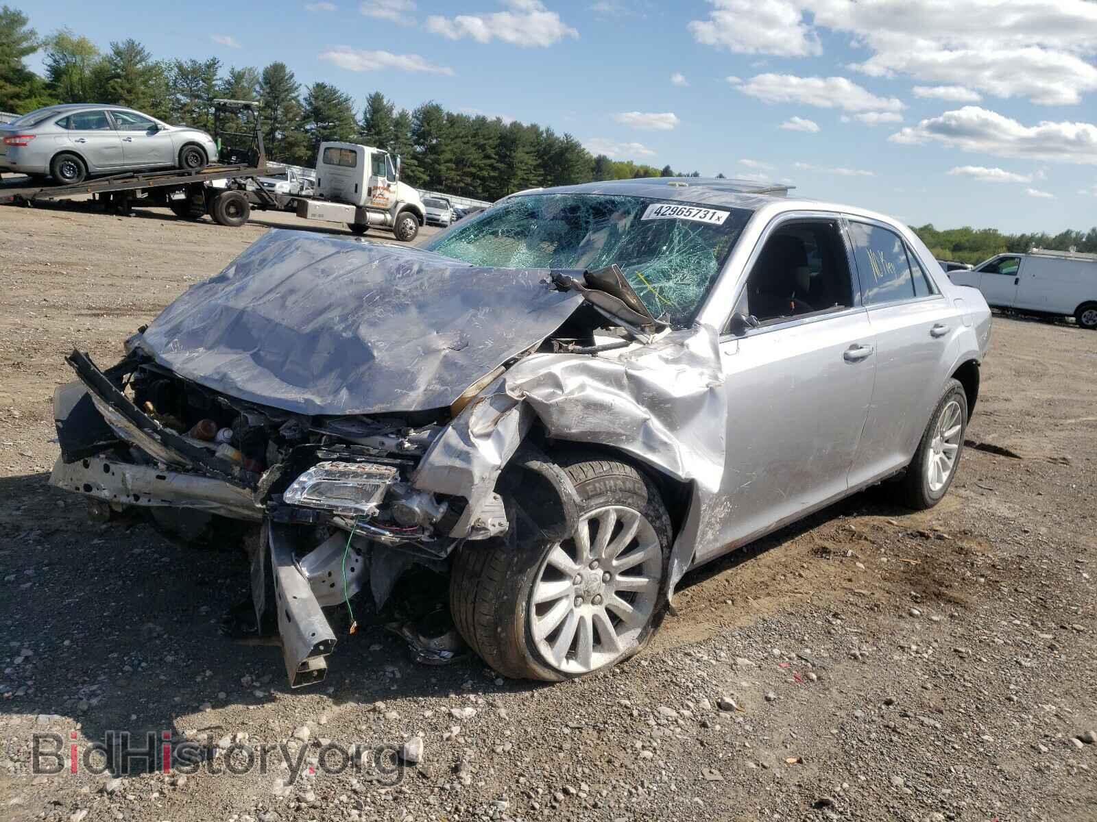 2014 CHRYSLER 300 - VIN: 2C3CCAAG6EH375985 - Фото 2