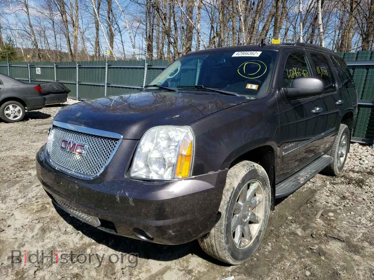 2011 GMC YUKON - VIN: 1GKS2EEF0BR237667 - Photo 2