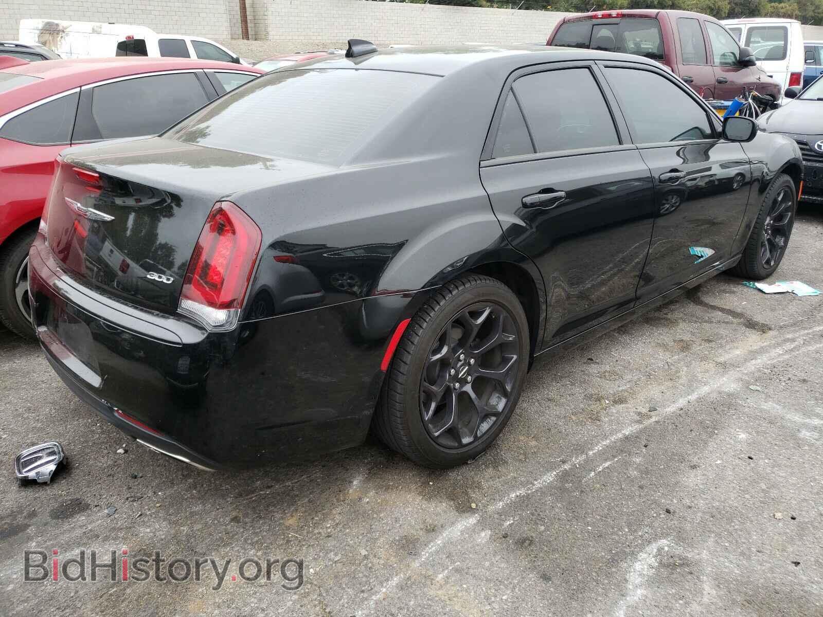 2019 CHRYSLER 300 - VIN: 2C3CCAAGXKH715621 - Фото 4