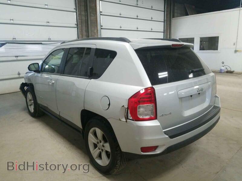2011 Jeep COMPASS (VIN 1J4NF1FB3BD141752) — photo 3 of 10