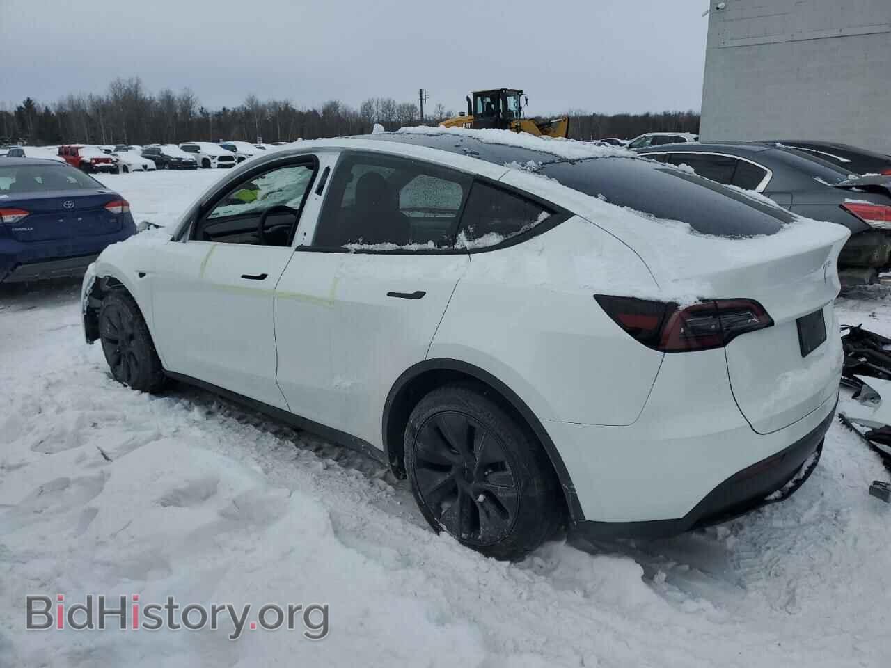 2024 TESLA MODEL Y - VIN: 7SAYGDEE2RF104114 - Photo 2