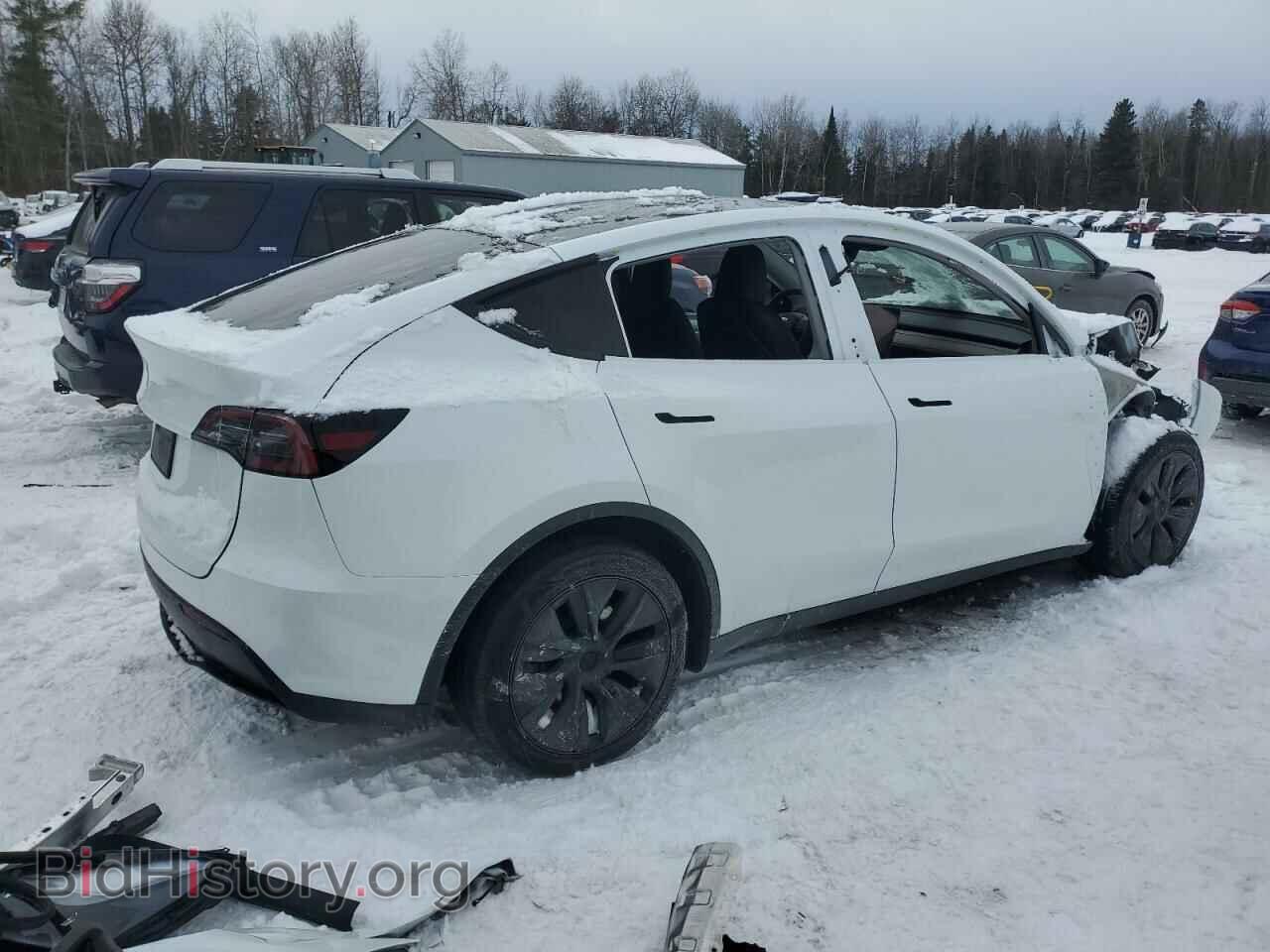 2024 TESLA MODEL Y - VIN: 7SAYGDEE2RF104114 - Photo 3