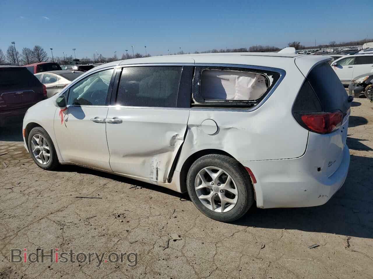 2018 CHRYSLER PACIFICA - VIN: 2C4RC1FG2JR127624 - Photo 2