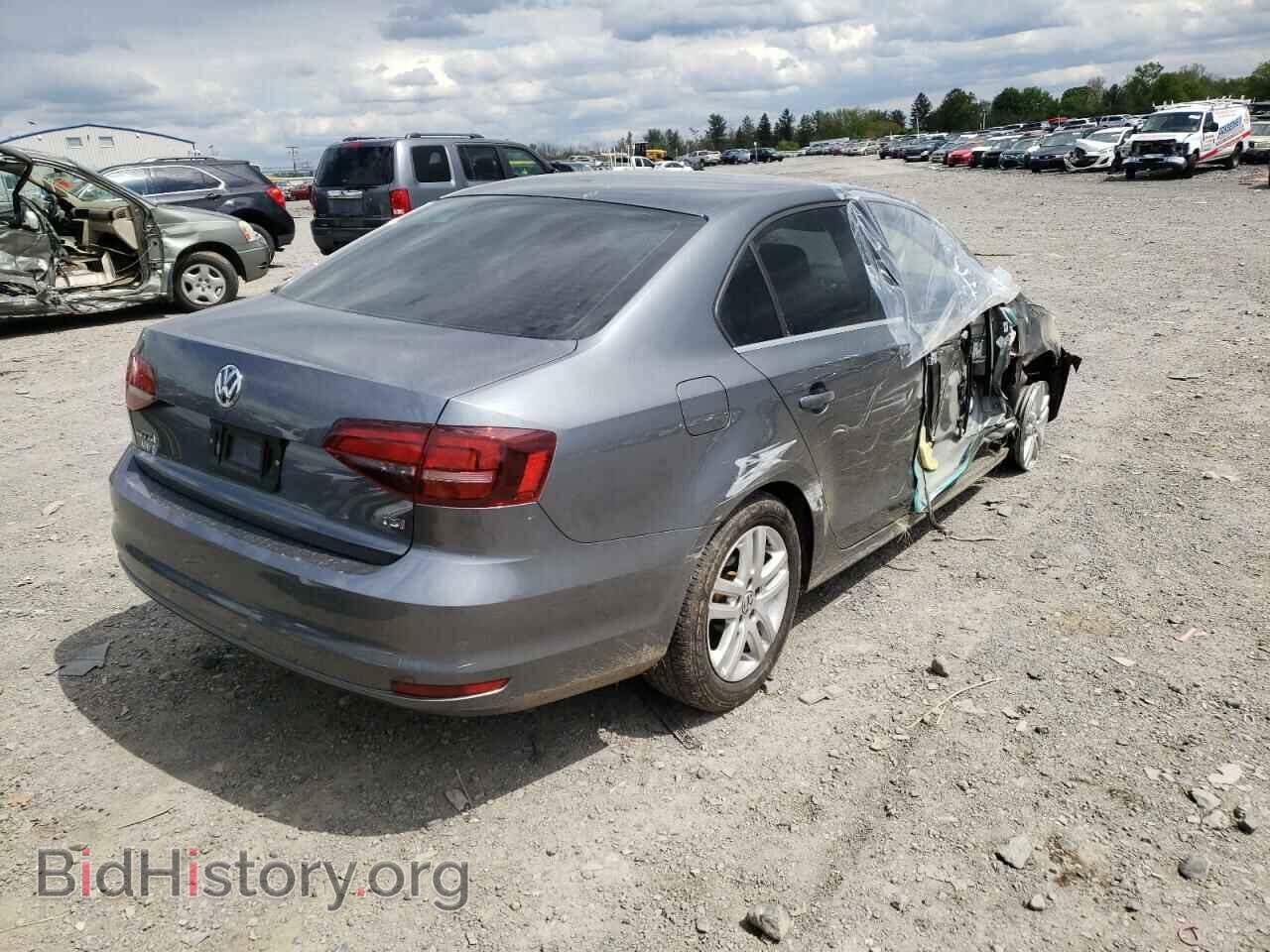 2017 VOLKSWAGEN JETTA - VIN: 3VW2B7AJ0HM371992 - Photo 4