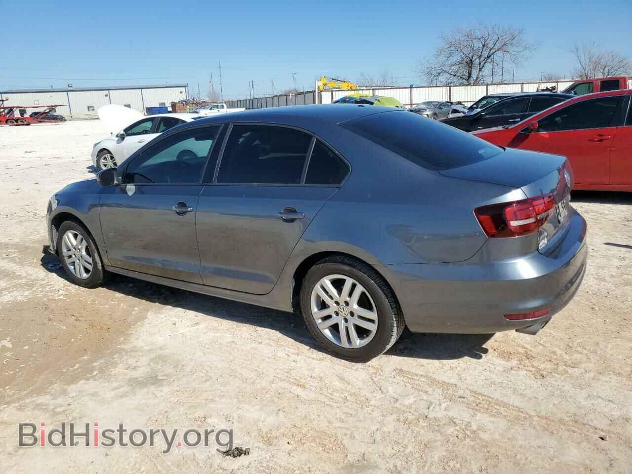 2018 VOLKSWAGEN JETTA - VIN: 3VW2B7AJ3JM239203 - Фото 2