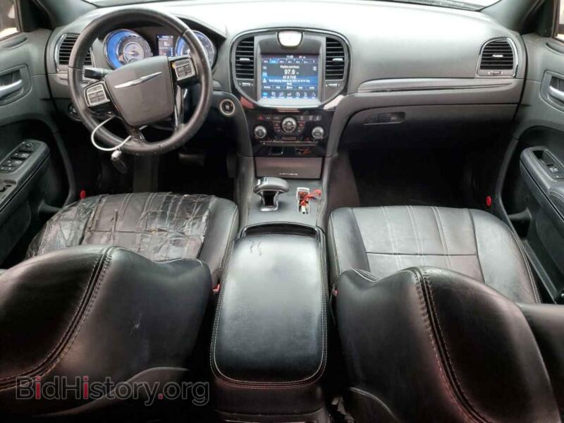 2014 Chrysler 300 (VIN 2C3CCAGG7EH357258) — photo 8 of 12