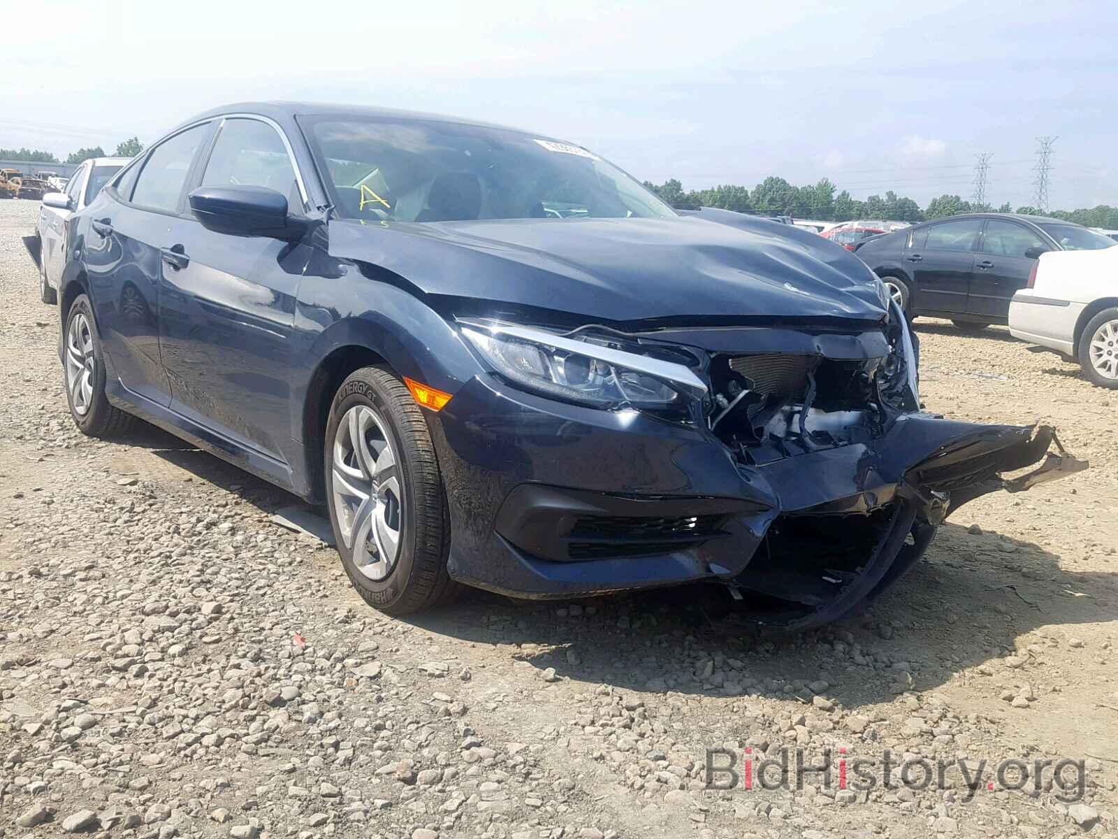 Photo 19XFC2F58JE002345 - HONDA CIVIC LX 2018