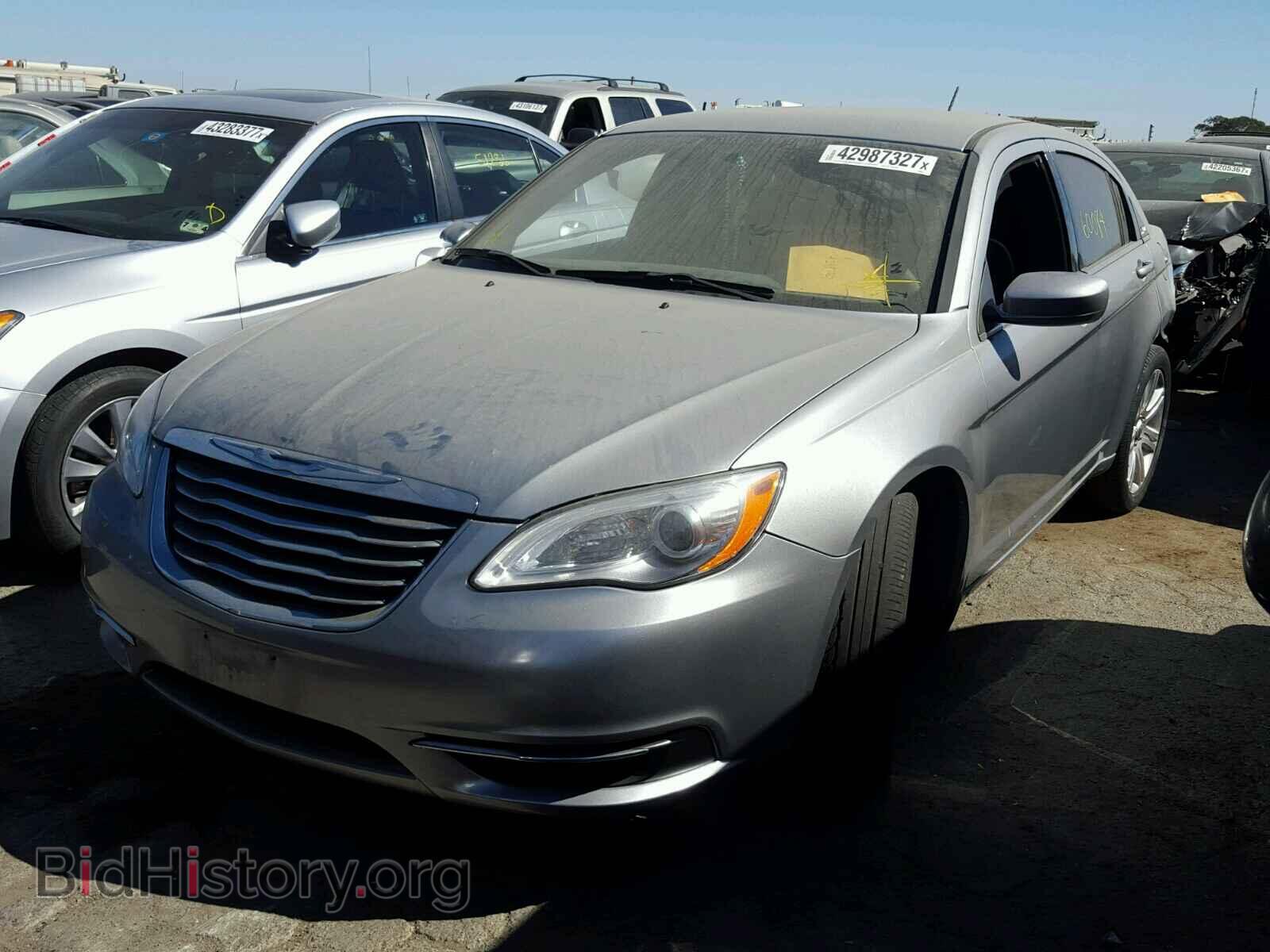 2013 CHRYSLER 200 - VIN: 1C3CCBAB7DN669427 - Фото 2
