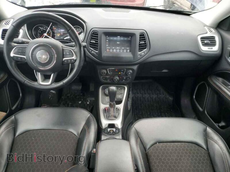 2020 Jeep COMPASS (VIN 3C4NJDBB1LT228833) — photo 8 of 14