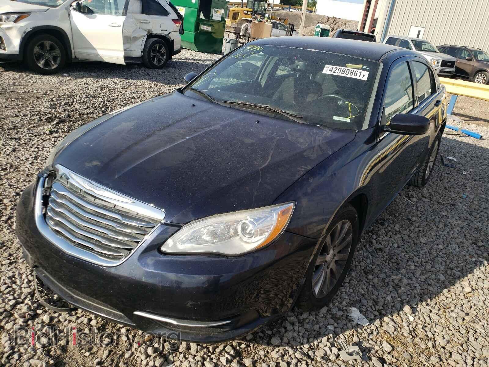 2012 CHRYSLER 200 - VIN: 1C3CCBBBXCN303331 - Фото 2