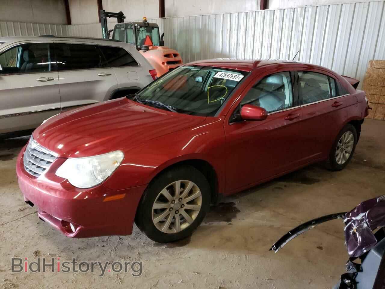 2010 CHRYSLER SEBRING - VIN: 1C3CC5FD1AN131295 - Фото 2