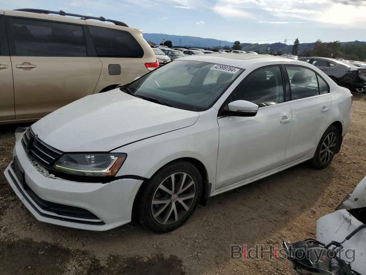 Фотография 3VWDB7AJ6HM416071 - VOLKSWAGEN JETTA 2017