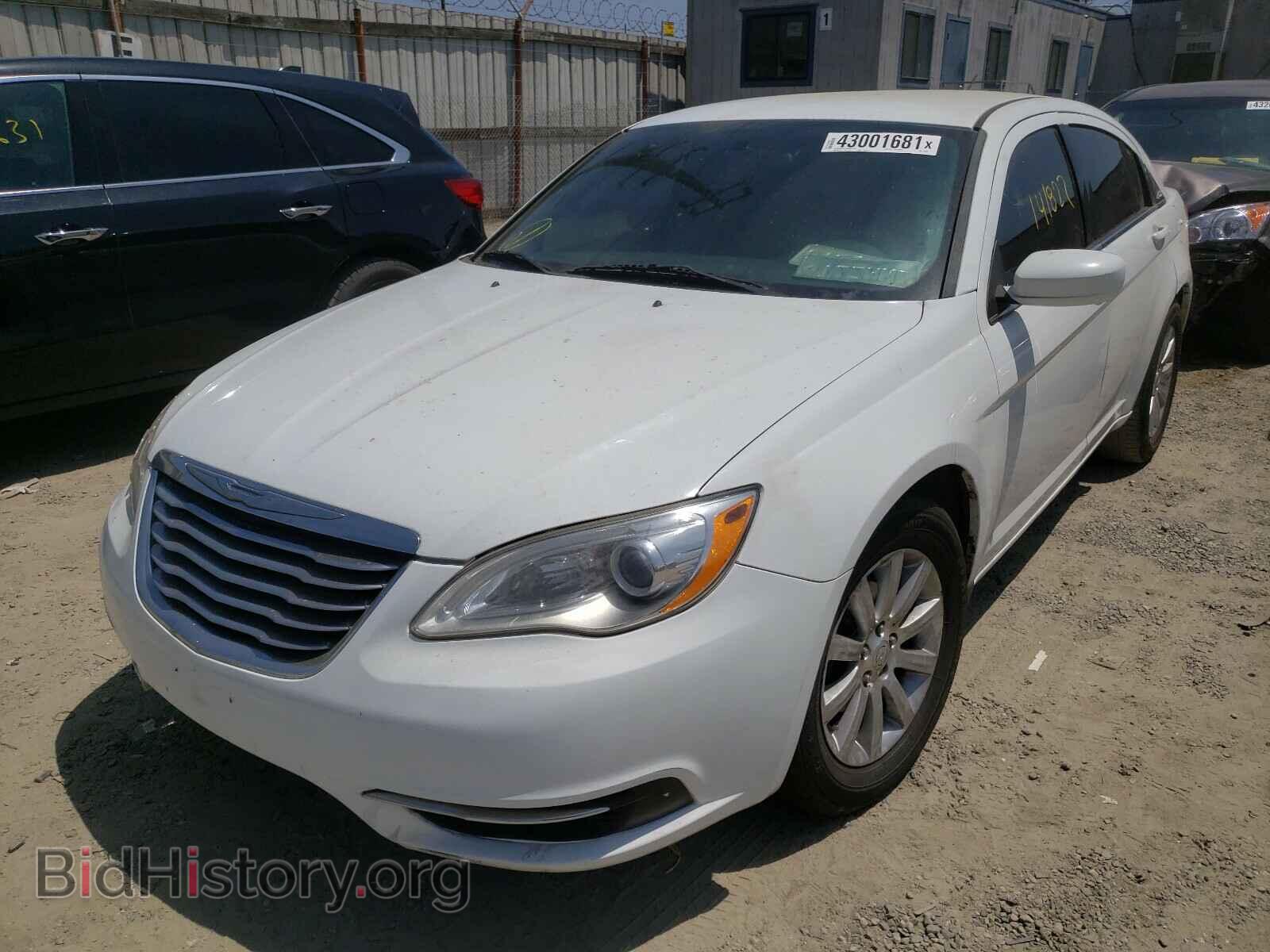 2013 CHRYSLER 200 - VIN: 1C3CCBBB6DN764561 - Фото 2